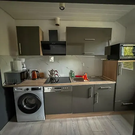 Apartment Cici Monteurunterkuenfte In Mit Kueche, Wlan, Tv, Parken *