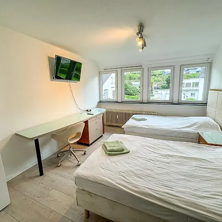 Apartment Cici Monteurunterkuenfte In Mit Kueche, Wlan, Tv, Parken