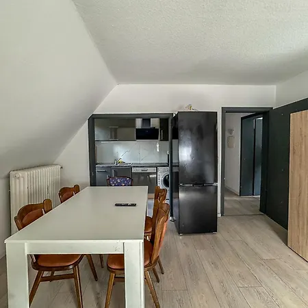 Apartment Cici Monteurunterkuenfte In Mit Kueche, Wlan, Tv, Parken